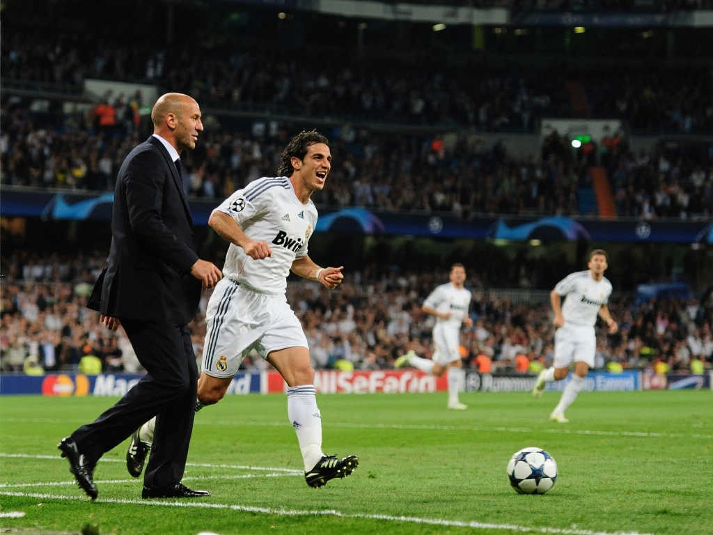 年輕才俊聞 年輕才俊聞