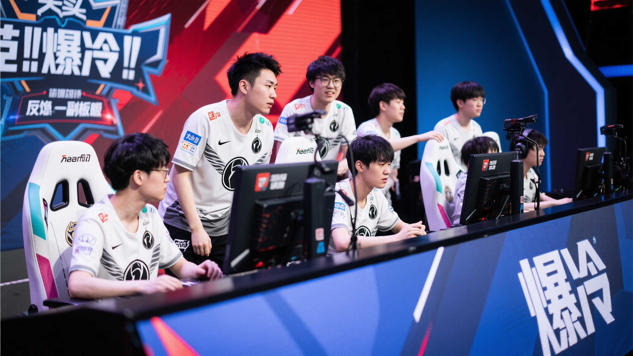 而普尔虽然 而普尔虽然